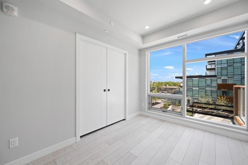 402-110 18A Street Nw, Calgary, AB - Indoor Photo Showing Other Room