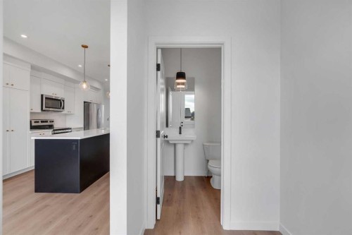 1497 Rangeview Drive Se, Calgary, AB - Indoor Photo Showing Kitchen