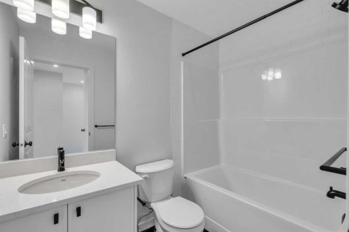 1497 Rangeview Drive Se, Calgary, AB - Indoor Photo Showing Bathroom