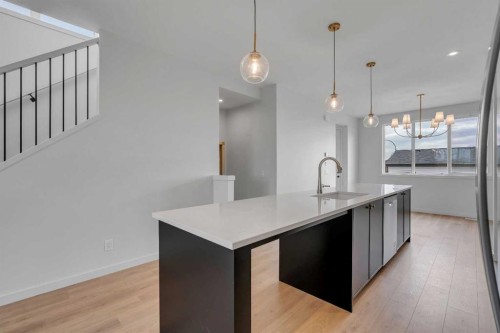 1497 Rangeview Drive Se, Calgary, AB - Indoor Photo Showing Kitchen With Upgraded Kitchen