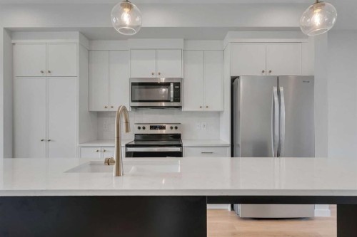 1497 Rangeview Drive Se, Calgary, AB - Indoor Photo Showing Kitchen With Upgraded Kitchen