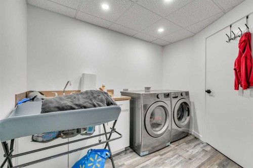 1807 Summerfield Boulevard Se, Airdrie, AB - Indoor Photo Showing Laundry Room