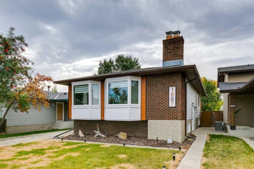 1807 Summerfield Boulevard Se, Airdrie, AB - Outdoor