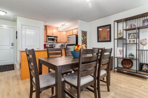 216-2233 34 Avenue Sw, Calgary, AB - Indoor Photo Showing Dining Room