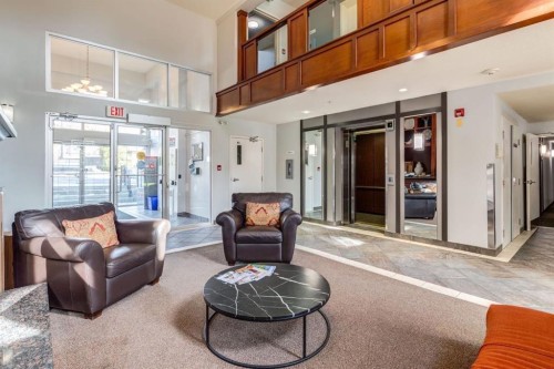 216-2233 34 Avenue Sw, Calgary, AB - Indoor