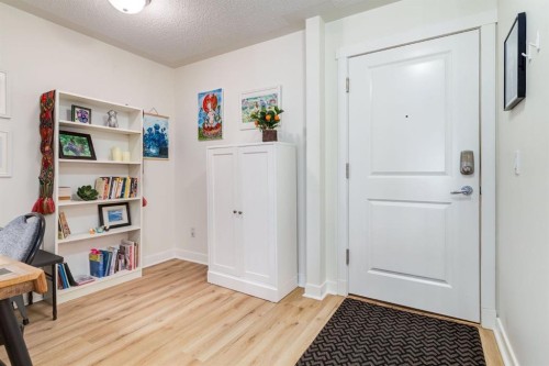 216-2233 34 Avenue Sw, Calgary, AB - Indoor Photo Showing Other Room