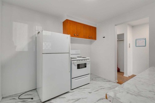 1216 15 Avenue Sw, Calgary, AB - Indoor Photo Showing Kitchen
