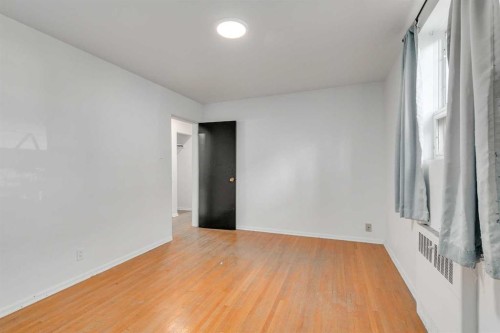 1216 15 Avenue Sw, Calgary, AB - Indoor Photo Showing Other Room