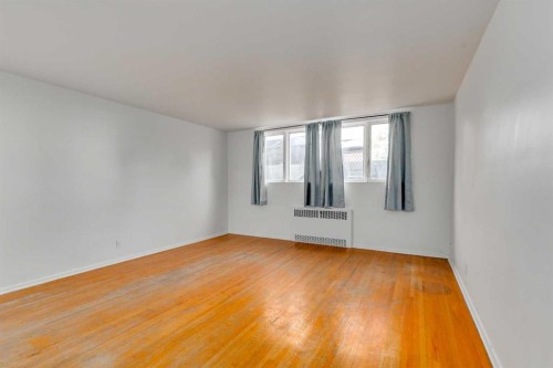 1216 15 Avenue Sw, Calgary, AB - Indoor Photo Showing Other Room