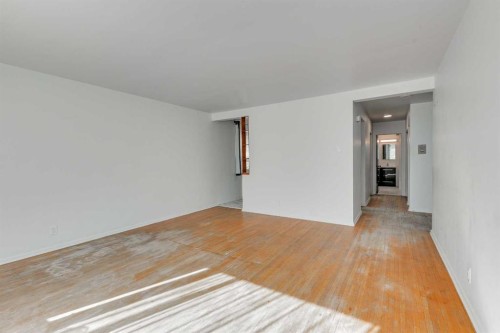 1216 15 Avenue Sw, Calgary, AB - Indoor Photo Showing Other Room