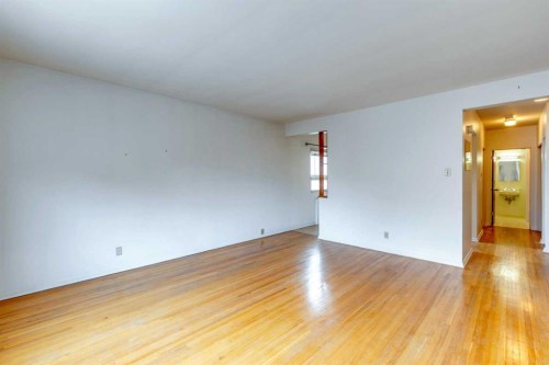 1216 15 Avenue Sw, Calgary, AB - Indoor Photo Showing Other Room