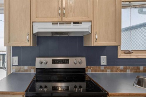 314 Nelson Road, Carseland, AB - Indoor Photo Showing Kitchen