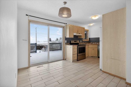 314 Nelson Road, Carseland, AB - Indoor Photo Showing Kitchen