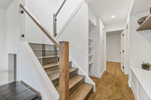 2126 18A Street Sw, Calgary, AB - Indoor Photo Showing Other Room