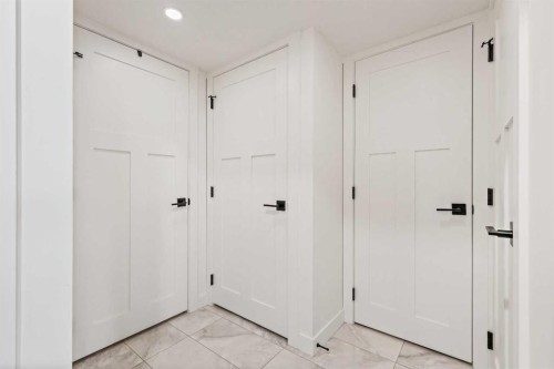 2126 18A Street Sw, Calgary, AB - Indoor Photo Showing Other Room