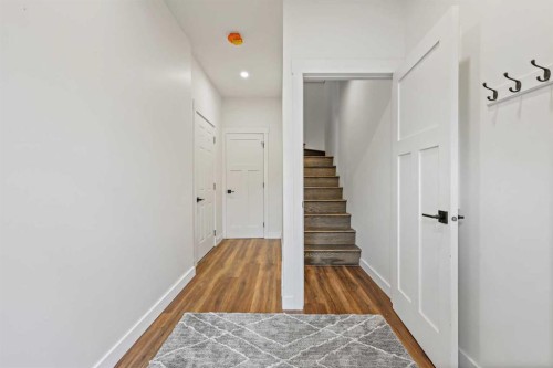 2126 18A Street Sw, Calgary, AB - Indoor Photo Showing Other Room