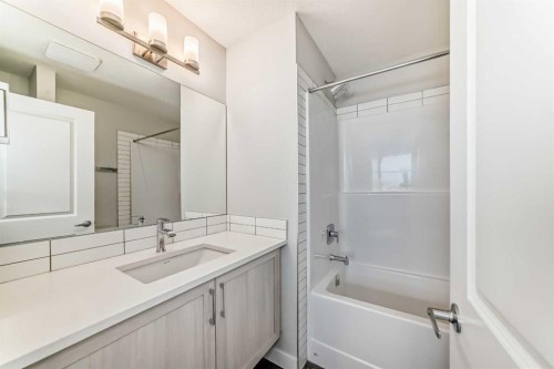 710 Sage Hill Grove Nw, Calgary, AB - Indoor Photo Showing Bathroom