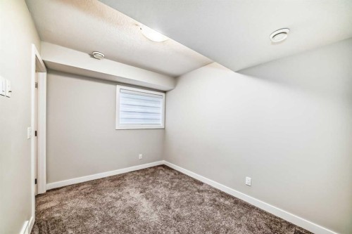 710 Sage Hill Grove Nw, Calgary, AB - Indoor Photo Showing Other Room