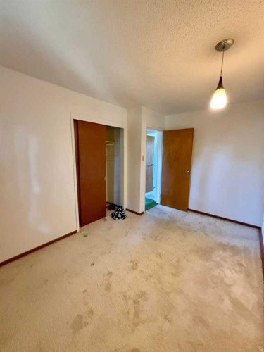 11027 Bradbury Drive Sw, Calgary, AB - Indoor Photo Showing Other Room