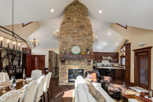 1661 St Andrews Place Nw, Calgary, AB - Indoor With Fireplace