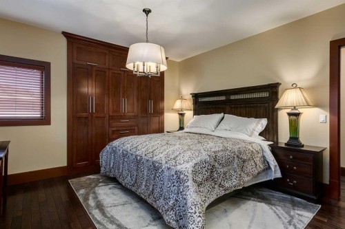 1661 St Andrews Place Nw, Calgary, AB - Indoor Photo Showing Bedroom