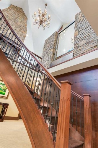 1661 St Andrews Place Nw, Calgary, AB - Indoor Photo Showing Other Room