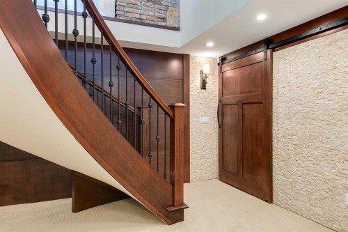 1661 St Andrews Place Nw, Calgary, AB - Indoor Photo Showing Other Room