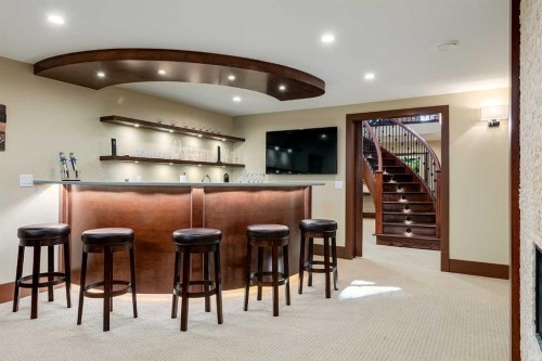 1661 St Andrews Place Nw, Calgary, AB - Indoor Photo Showing Other Room