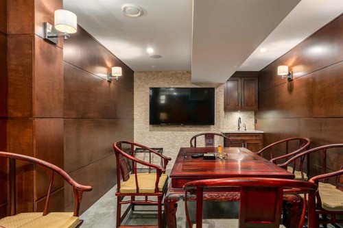 1661 St Andrews Place Nw, Calgary, AB - Indoor