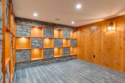 1661 St Andrews Place Nw, Calgary, AB - Indoor Photo Showing Other Room