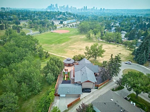 1661 St Andrews Place Nw, Calgary, AB - Outdoor With View
