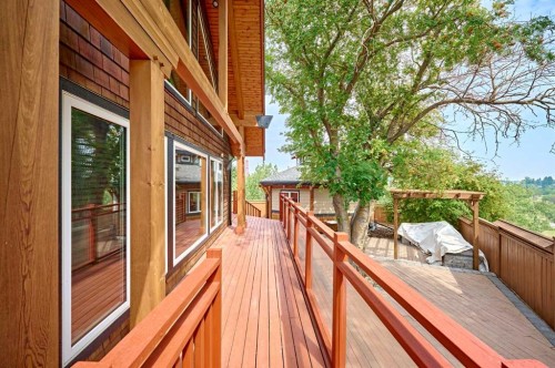 1661 St Andrews Place Nw, Calgary, AB - Outdoor With Exterior