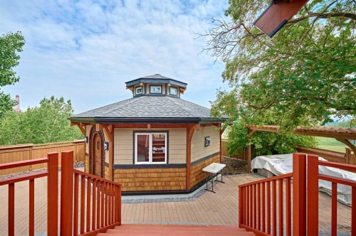 1661 St Andrews Place Nw, Calgary, AB - Outdoor