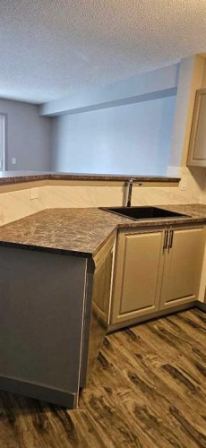 311-1000 Citadel Meadow Point Nw, Calgary, AB - Indoor