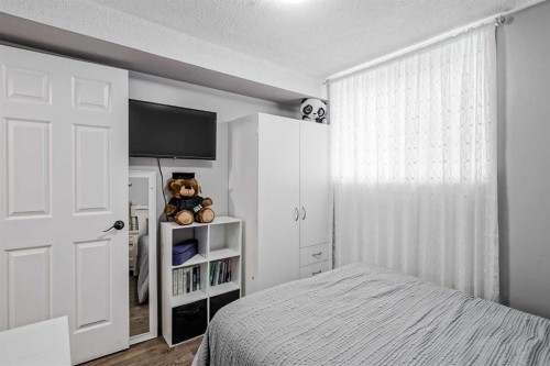 4108 Marlborough Drive Ne, Calgary, AB - Indoor Photo Showing Bedroom