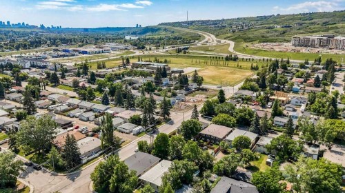 7418 36 Avenue Nw, Calgary, AB - Outdoor With View