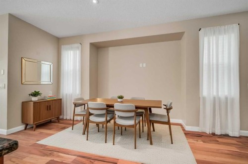 7418 36 Avenue Nw, Calgary, AB - Indoor Photo Showing Dining Room