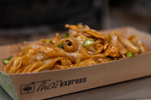 #Z-118-4825 Mount Royal Gate Sw, Calgary, AB 