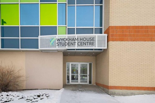 #Z-118-4825 Mount Royal Gate Sw, Calgary, AB 