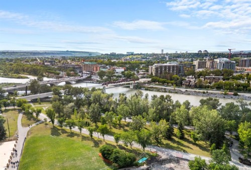 7-821 3 Avenue Sw, Calgary, AB - Outdoor With View
