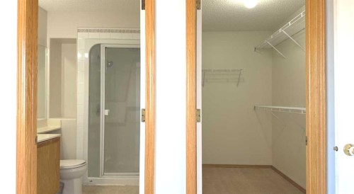 244 Los Alamos Place Ne, Calgary, AB - Indoor Photo Showing Bathroom