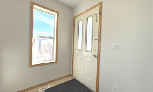 244 Los Alamos Place Ne, Calgary, AB - Indoor Photo Showing Other Room