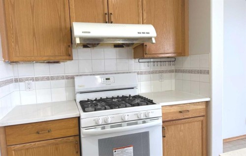 244 Los Alamos Place Ne, Calgary, AB - Indoor Photo Showing Kitchen