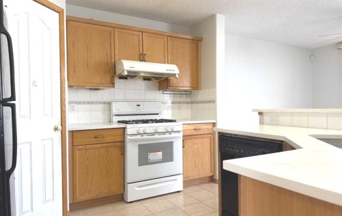 244 Los Alamos Place Ne, Calgary, AB - Indoor Photo Showing Kitchen