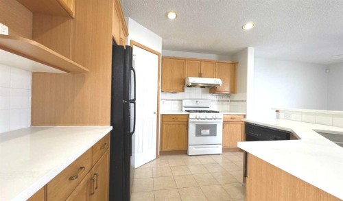 244 Los Alamos Place Ne, Calgary, AB - Indoor Photo Showing Kitchen