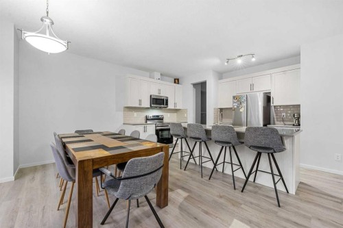 281 Yorkville Road Sw, Calgary, AB - Indoor