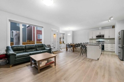 281 Yorkville Road Sw, Calgary, AB - Indoor