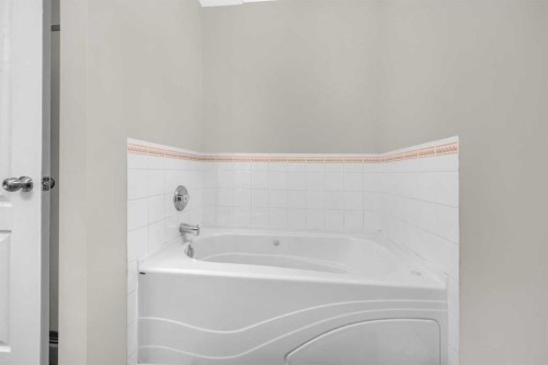 4 Saddlecreek Terrace Ne, Calgary, AB - Indoor Photo Showing Bathroom