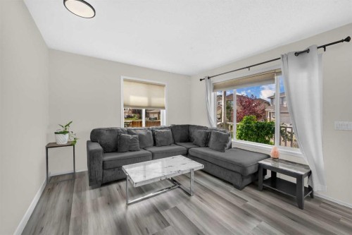 4 Saddlecreek Terrace Ne, Calgary, AB - Indoor Photo Showing Living Room