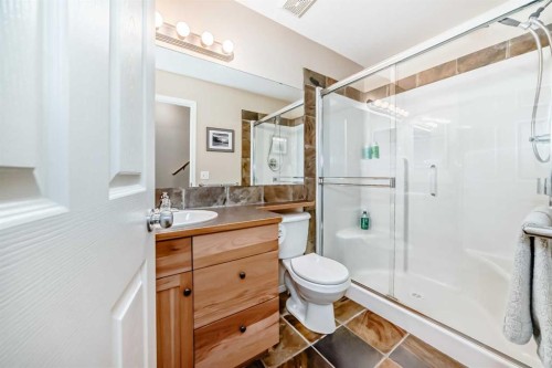 12-903 Wilson Way, Canmore, AB - Indoor Photo Showing Bathroom